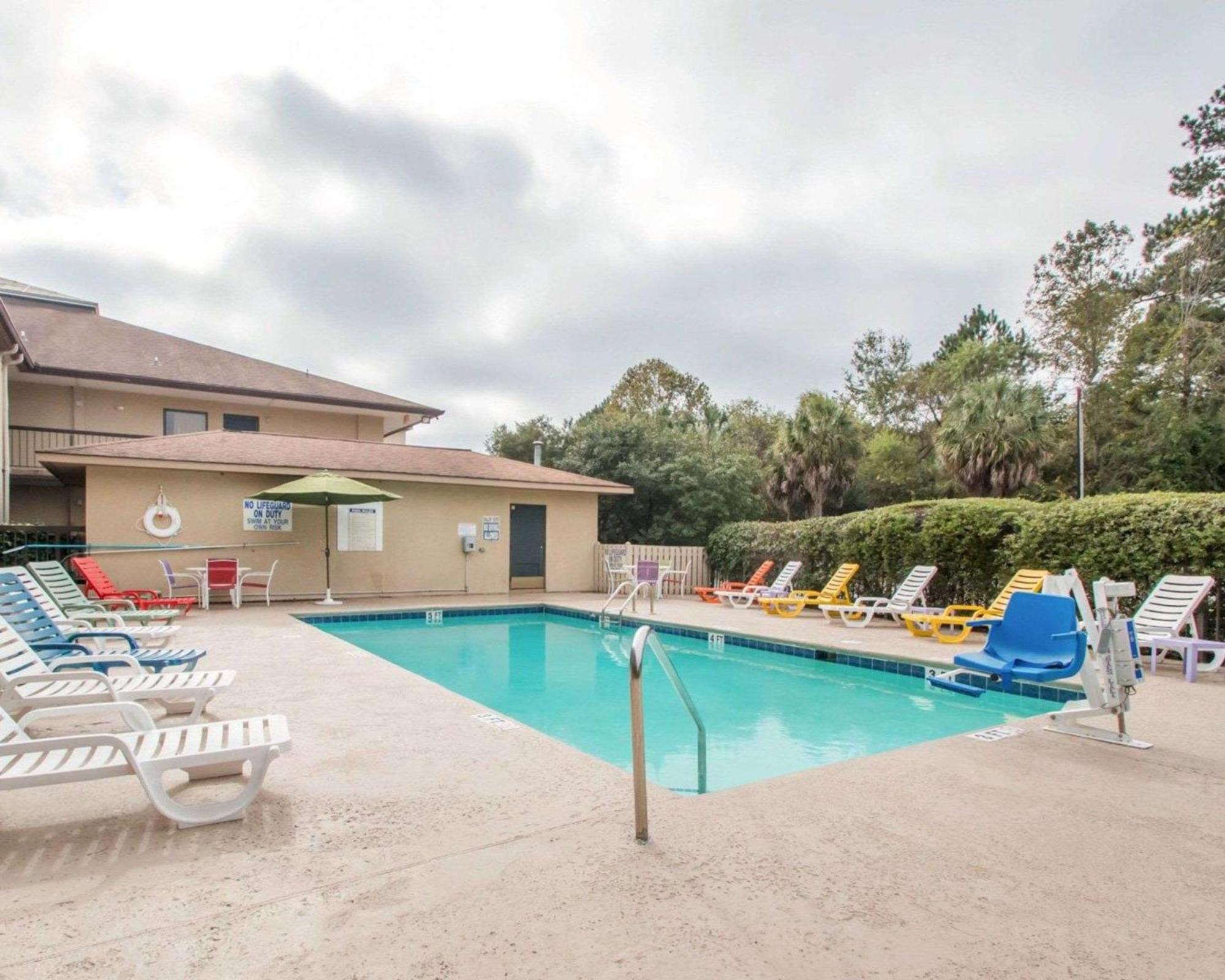 Quality Inn & Suites Ridgeland Exterior photo